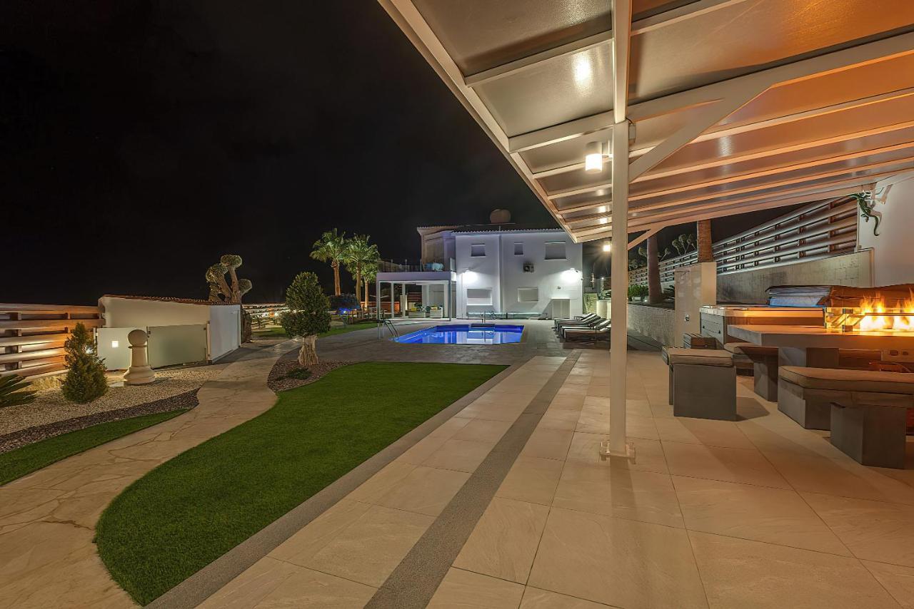 Villa Prasino Coral Bay Exterior photo